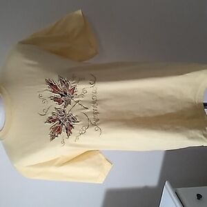 COPY - Vintage Niagara Falls fall leaf embroidered shirt medium